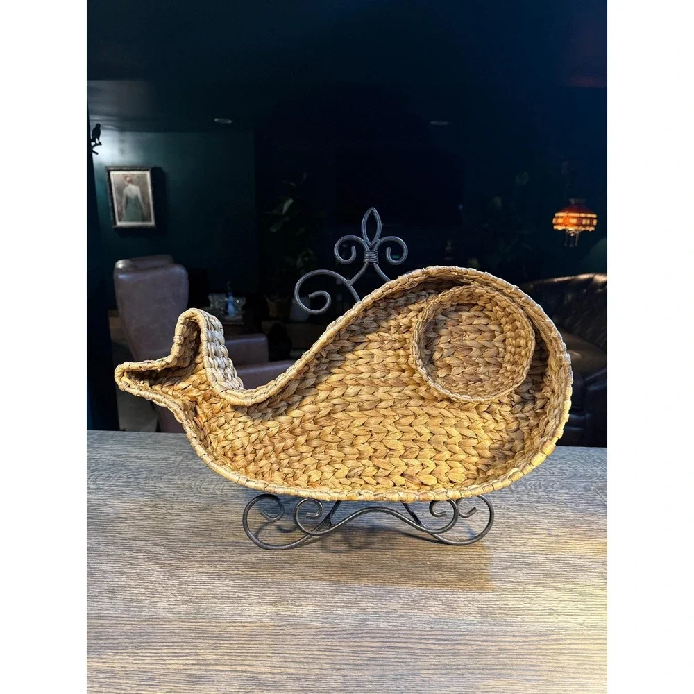 Vintage Whale Chip & Dip Tray – Banana Leaf Rattan Server, 22″ Long Coastal Déco